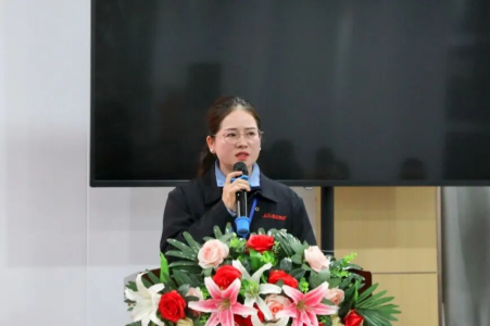 行政人事总经理董珊.png